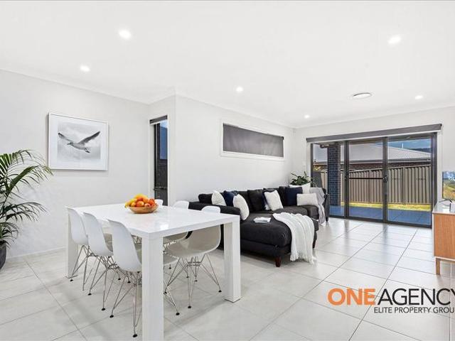 MODERN FAMILY LIVING IN THE HEART OF CALDERWOOD