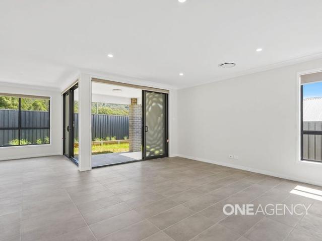 MODERN FAMILY LIVING IN THE HEART OF CALDERWOOD