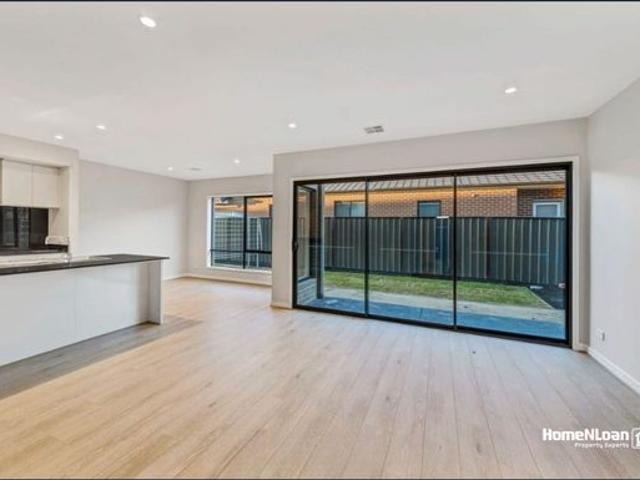 Modern Family Living in the Heart of Clyde North!