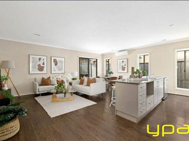 Modern Family Living in the Heart of Clyde North