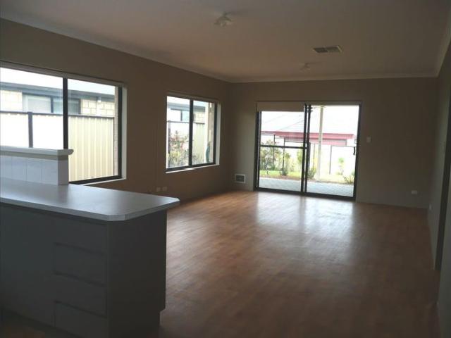 MODERN FAMILY LIVING IN THE HEART OF CLARKSON | $770 PER WEEK