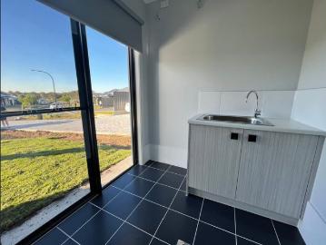 Modern Family Living in the Heart of Cliftleigh