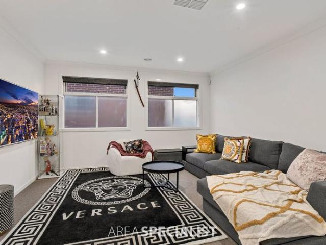 Modern Family Living in the Heart of Cranbourne