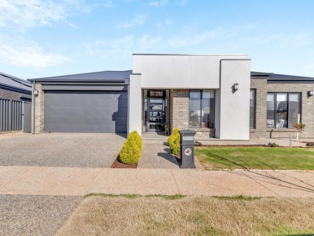 Modern Family Living in the Heart of Angle Vale