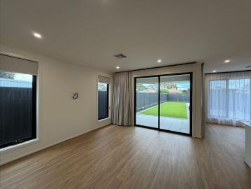 Modern Family Living in the Heart of Aldinga Beach