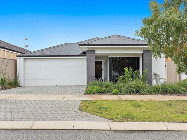 Modern Family Living in the Heart of Apsley Estate!
