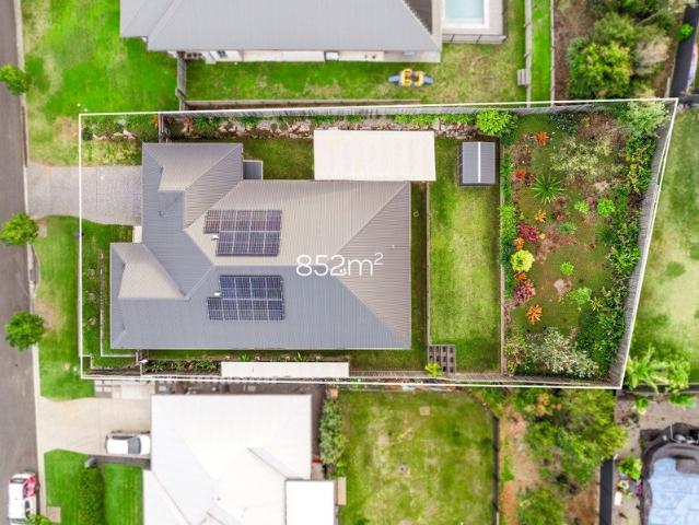 Modern Family Living in the Heart of Aspect Estate