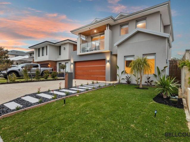MODERN FAMILY LIVING IN THE HEART OF BEACONSFIELD