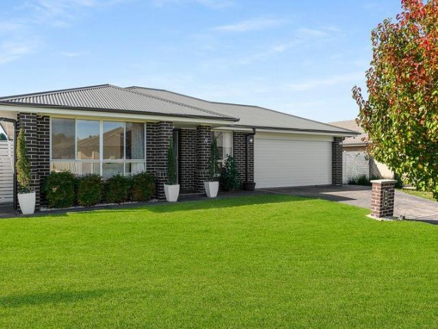 Modern Family Living in the Heart of Braemar