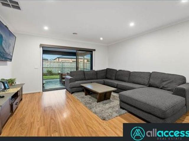 Modern Family Living in the Heart of Delaray Estate Allagents Alltenants Allaccess