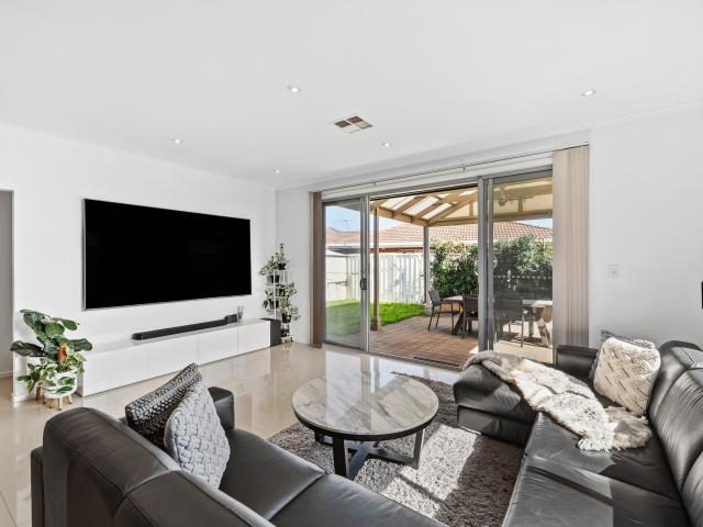Modern Family Living in the Heart of Findon