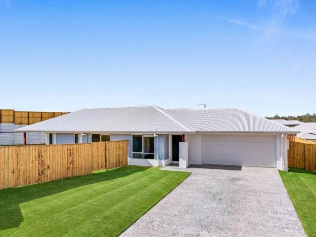 Modern Family Living in the Heart of Flinders View