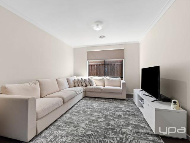 Modern Family Living in the Heart of Fraser Rise
