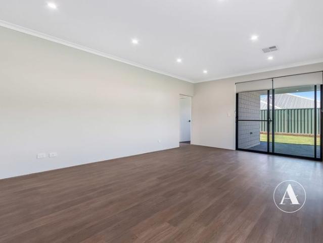 MODERN FAMILY LIVING IN THE HEART OF HENLEY BROOK