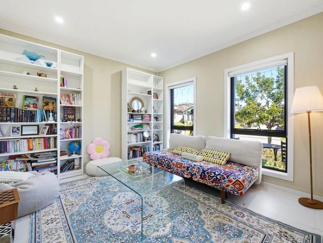 Modern Family Living in the Heart of Jordan Springs