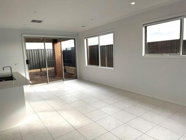 Modern Family Living in the Heart of Orana Estate, Clyde North!