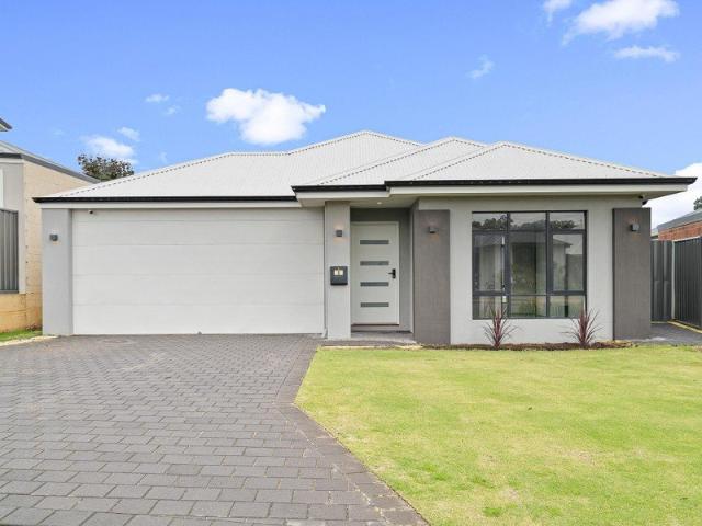 Modern family living in the heart of Lakelands