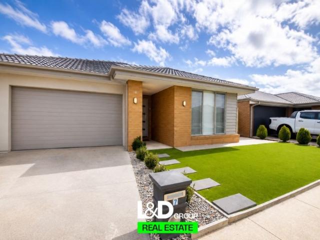 Modern Family Living in the Heart of Lara