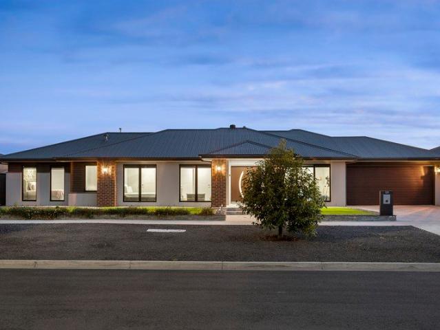 Modern Family Living in the Heart of Manzeene Estate