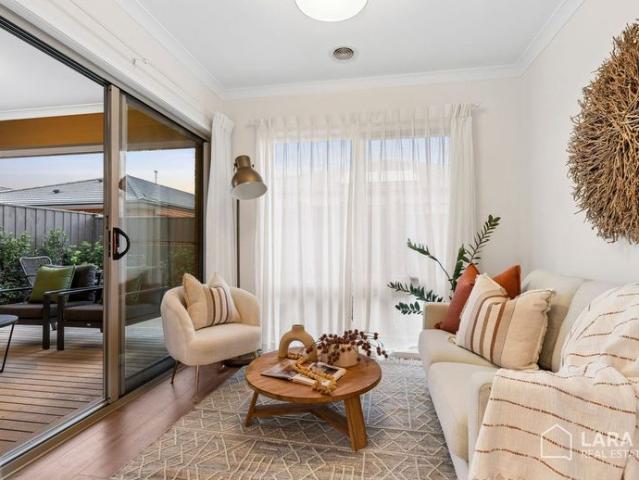 Modern Family Living in the Heart of Manzeene Estate