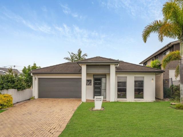 Modern Family Living in the Heart of North Lakes!