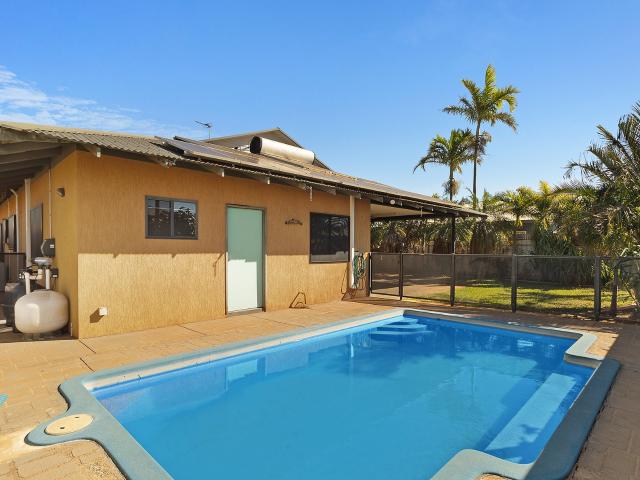 Modern Family Living in the Heart of Nickol Available Now