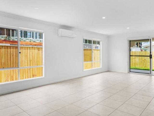 Modern Family Living in the Heart of Nirimba