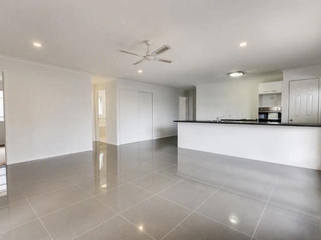 Modern Family Living in the Heart of Springfield Lakes