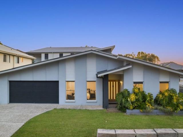 Modern Family Living in the Heart of Springfield Lakes