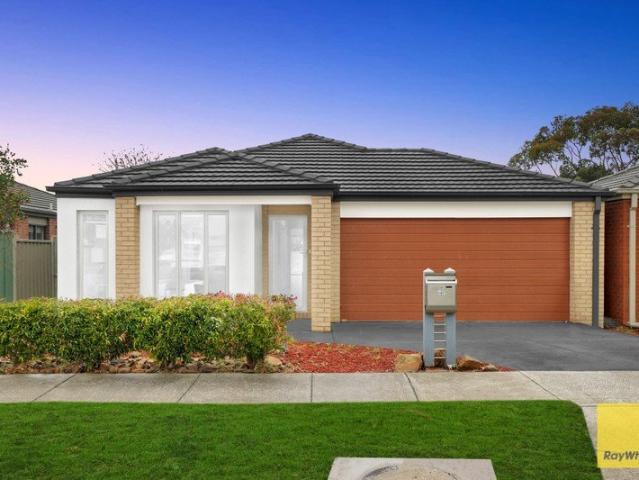 Modern Family Living in the Heart of Stonehill Estate
