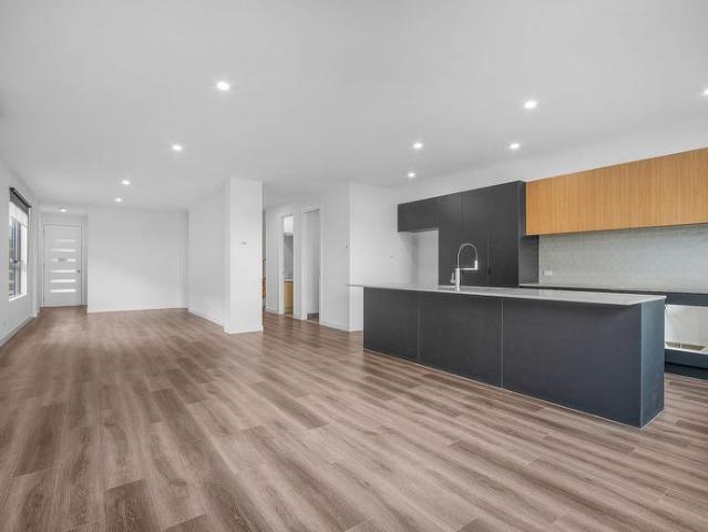 Modern Family Living in the Heart of Sunbury