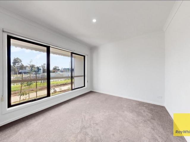 Modern Family Living in the Heart of Point Cook Comfort, Convenience & Contemporary Style