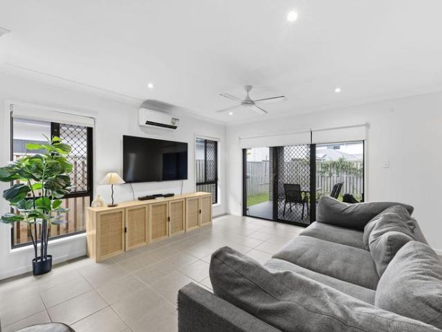 Modern Family Living in the Heart of Palmview