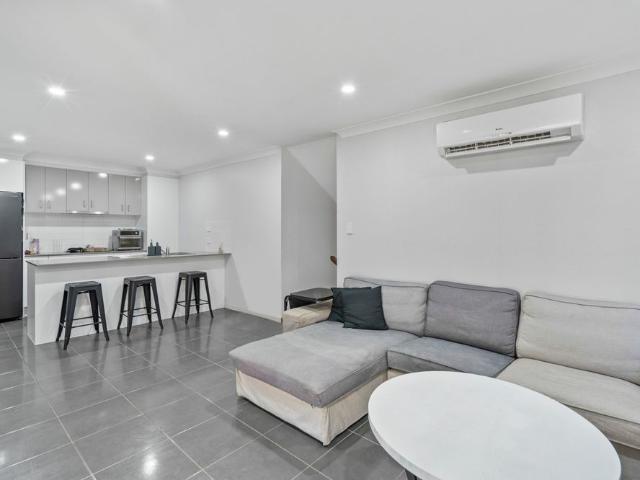 Modern Family Living in the Heart of Pimpama