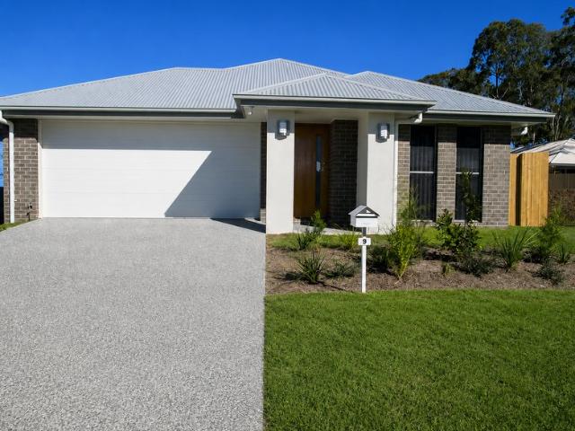 Modern Family Living in the Heart of Pimpama