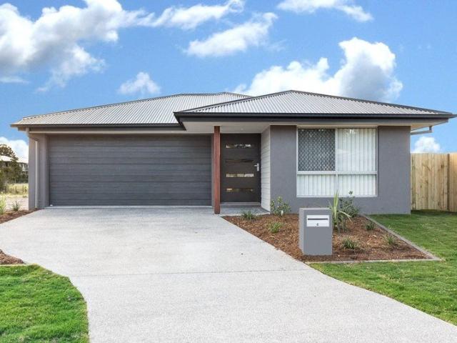 MODERN FAMILY LIVING IN THE HEART OF PIMPAMA