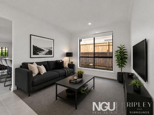 MODERN FAMILY LIVING IN THE HEART OF RIPLEY