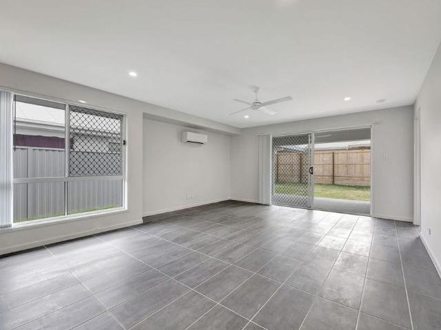 Modern Family Living in the Heart of Ripley