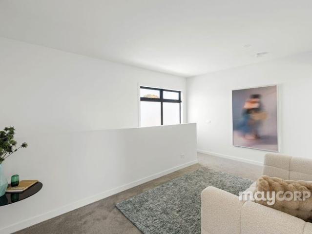 Modern Family Living in the Heart of Wantirna South