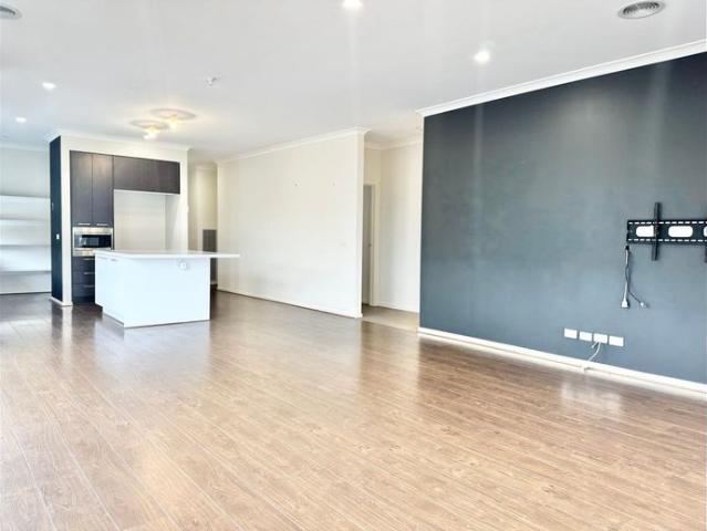 Modern Family Living in the Heart of Wynbrook Estate