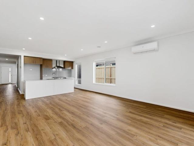 Modern Family Living in this brand new Sunbury!