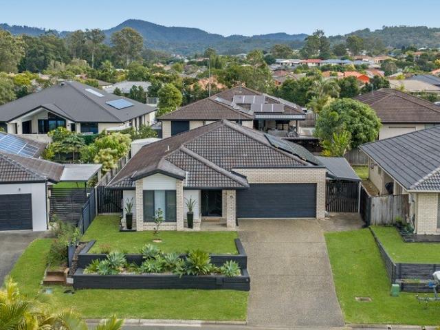 Modern Family Living in Upper Coomera
