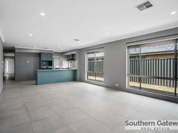 Modern Family Living in Wellard Spacious & Convenient!