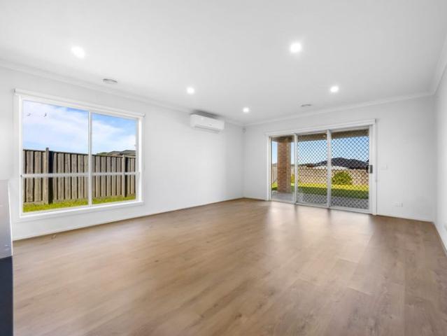 Modern Family Living in Winter Valley