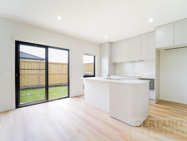 Modern Family Living in Wyndham Vale