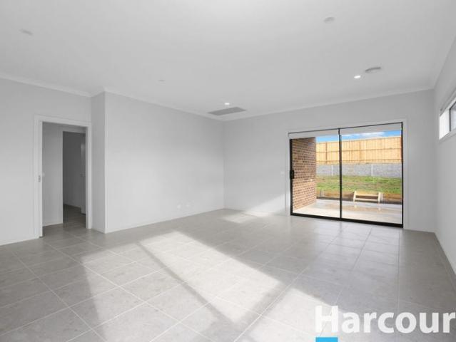 Modern Family Living in a Near New Estate
