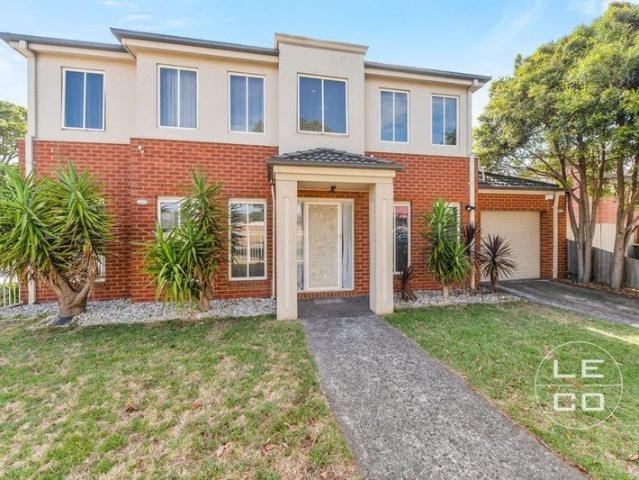 MODERN FAMILY LIVING IN A CONVENIENCE LOCATION
