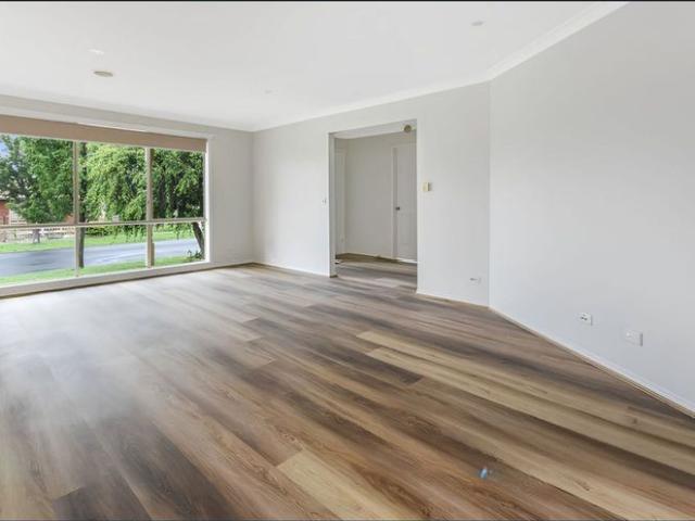 Modern Family Living in a Convenient Cranbourne East Location