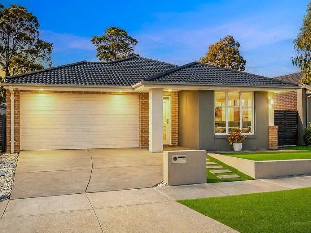 Modern Family Living in a Convenient Cranbourne Location