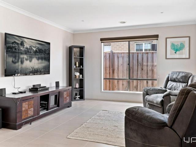 Modern Family Living in a Convenient Doreen Location